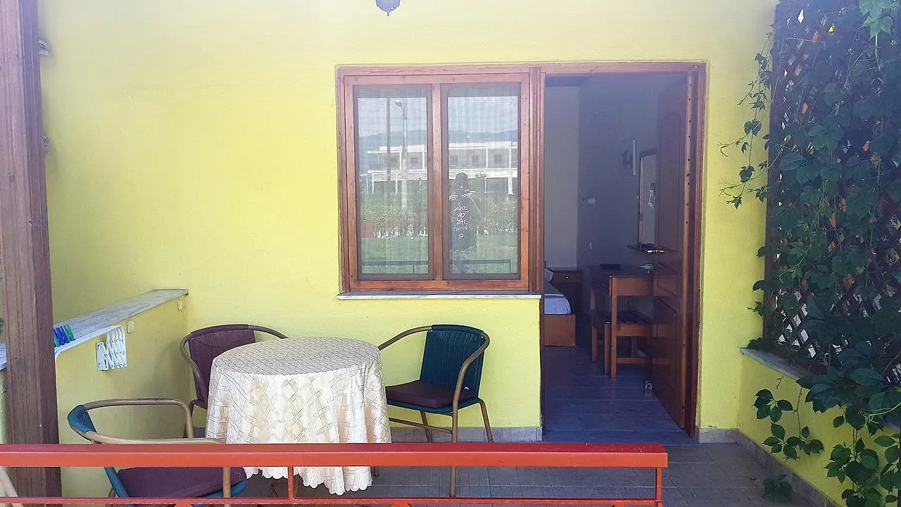 Lotos Apartments Stavros